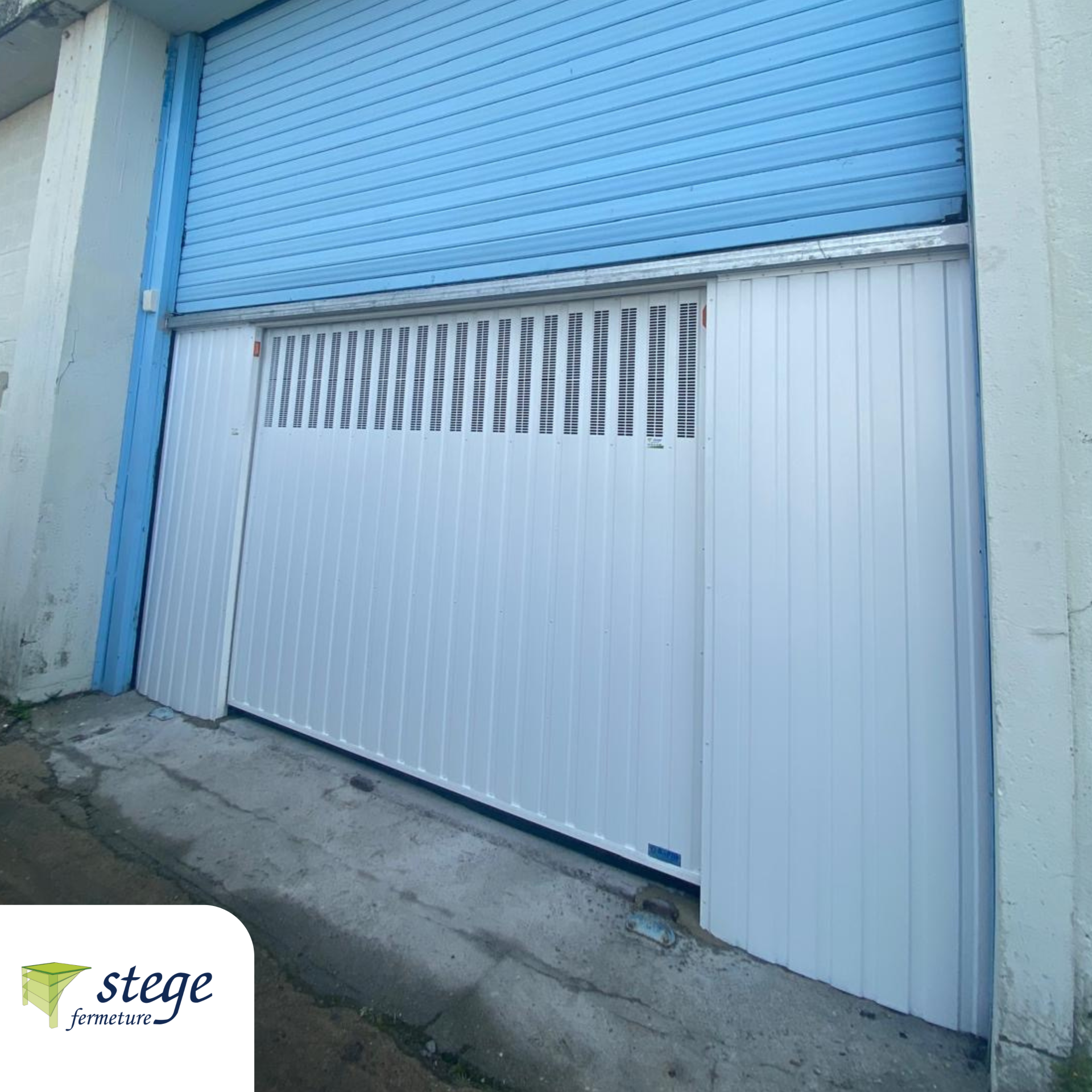 Porte de garage blanche